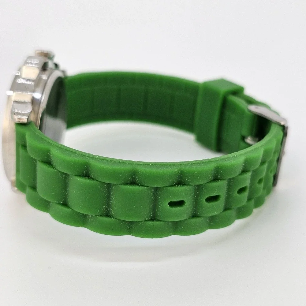 32MM Women's Watch White Dial Green Plastic Bands New‎ Battery